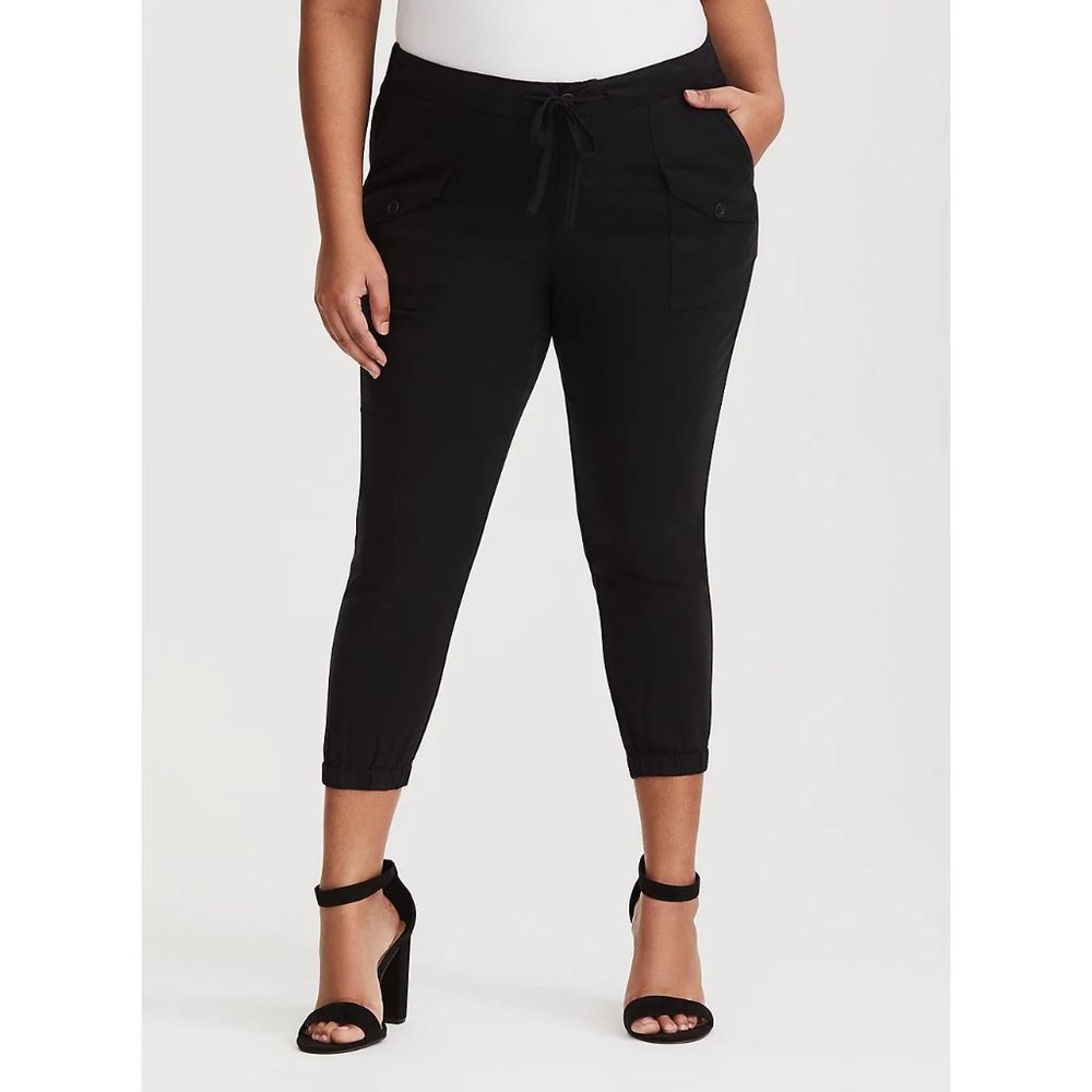 TORRID Black Stretch Chambray Cropped Cargo Pant sz 18 Women's Plus Joggers - Picture 10 of 13